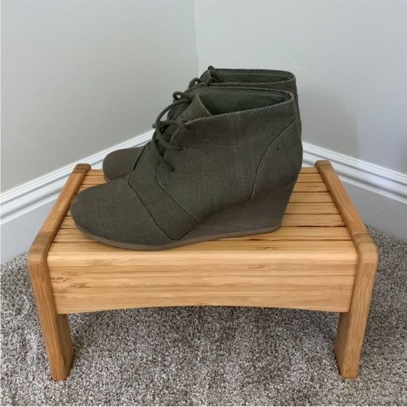 Maurices Olive Green Ankle Wedge Heel Booties Size 8 - Picture 4 of 5